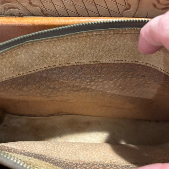 TOOLED Leather Shoulder Multiple Pockets and Inner Utility Pockets Handmade Bag - Picture 14 of 16